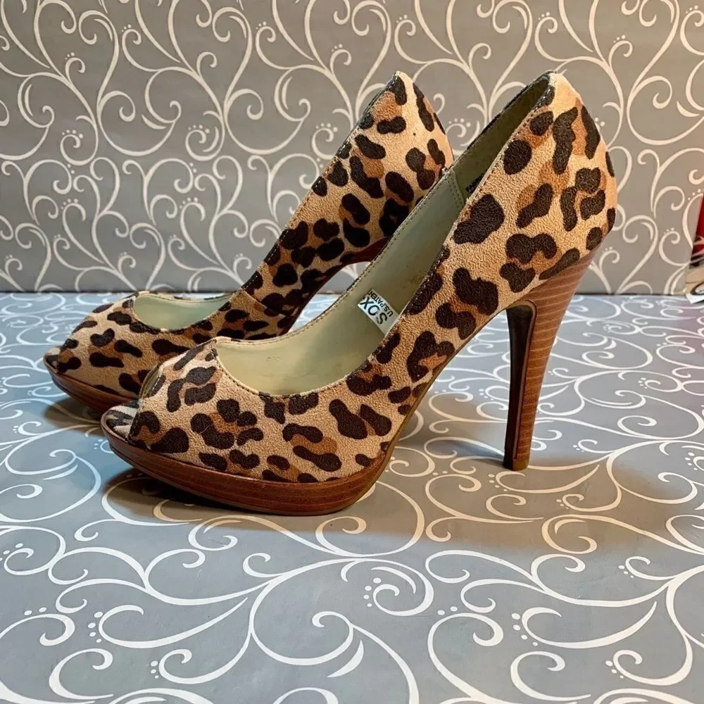 Leopard/Cheetah Print Faux Suede Peep Toe Heels 6.5